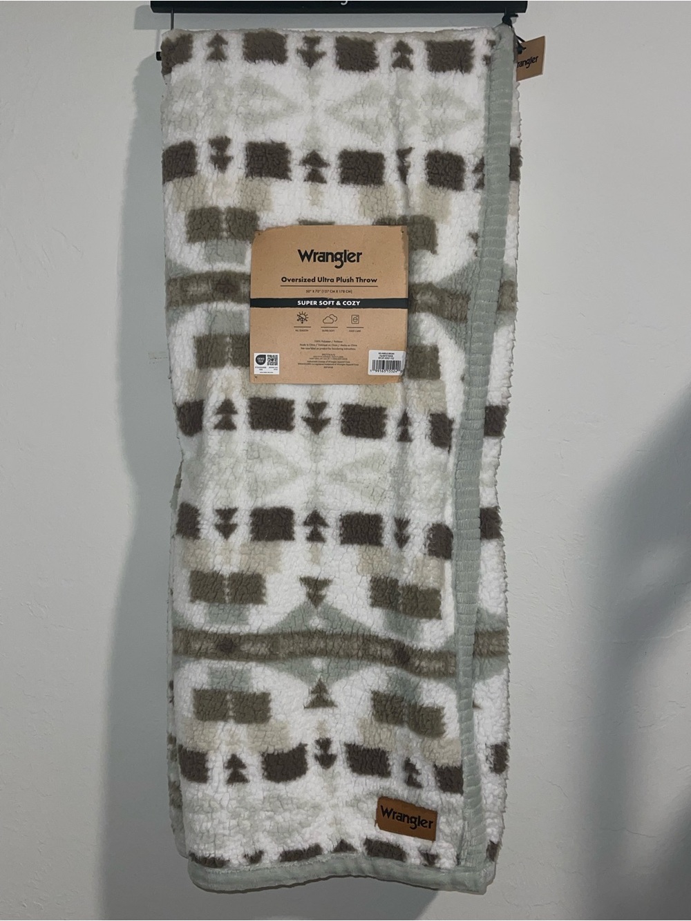 Wrangler Oversized Ultra Plush Throw